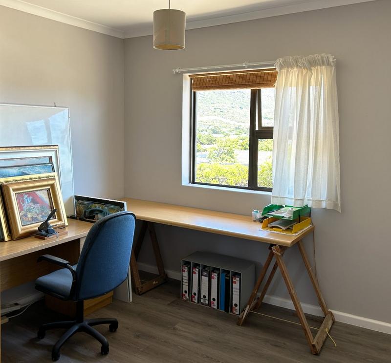 5 Bedroom Property for Sale in Capri Western Cape